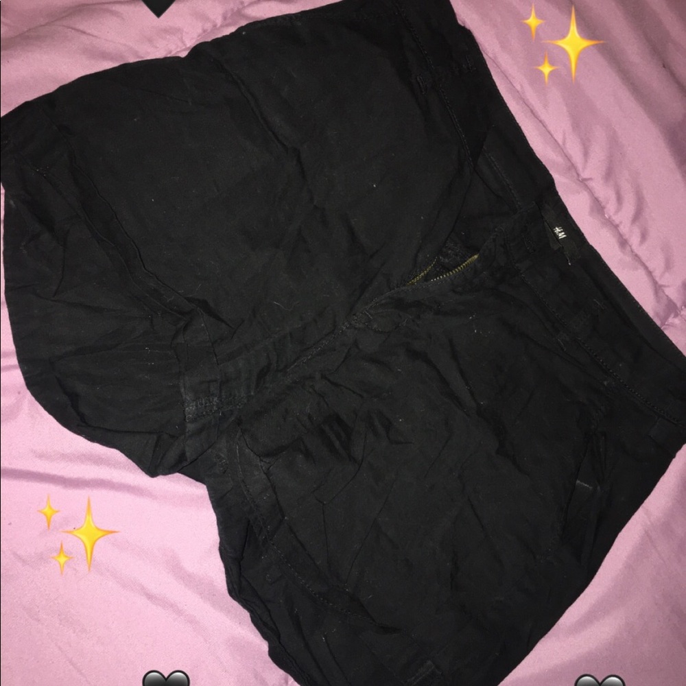 black H&M shorts ✨🖤